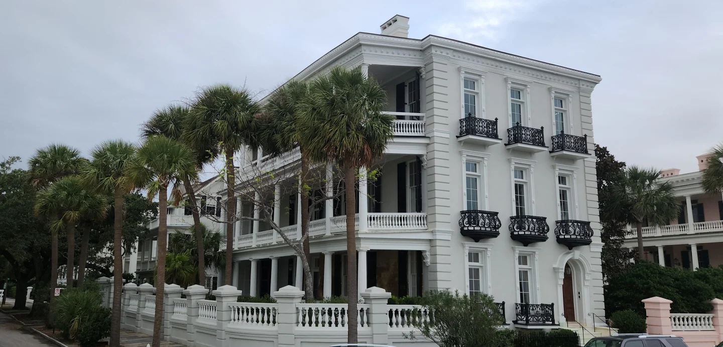Unique cuisine - Charleston - mansion